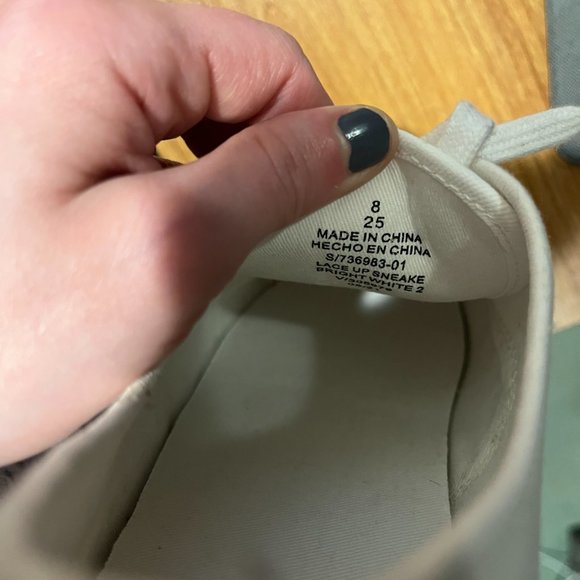 Old Navy White Sneakers - size 8 - Picture 5 of 5